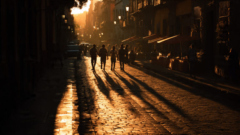 photojournalism-shot-on-35mm-lens-f40-natural-ligh (1)