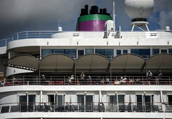 Francia confina a 1,700 pasajeros de crucero por brote infeccioso; investigan intoxicación