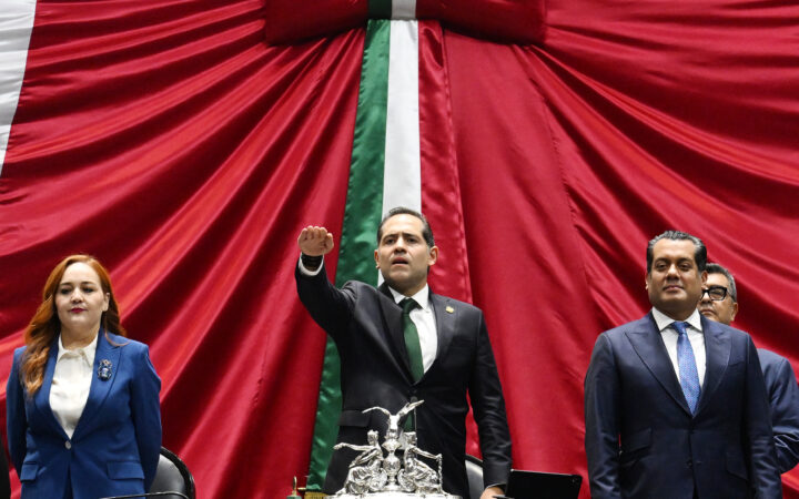 Raúl Bolaños-Cacho Cué rinde protesta como presidente de la Mesa Directiva de la Cámara de Diputados